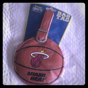 🏀 NBA - Miami Heat Basketball Leather Bag Tag